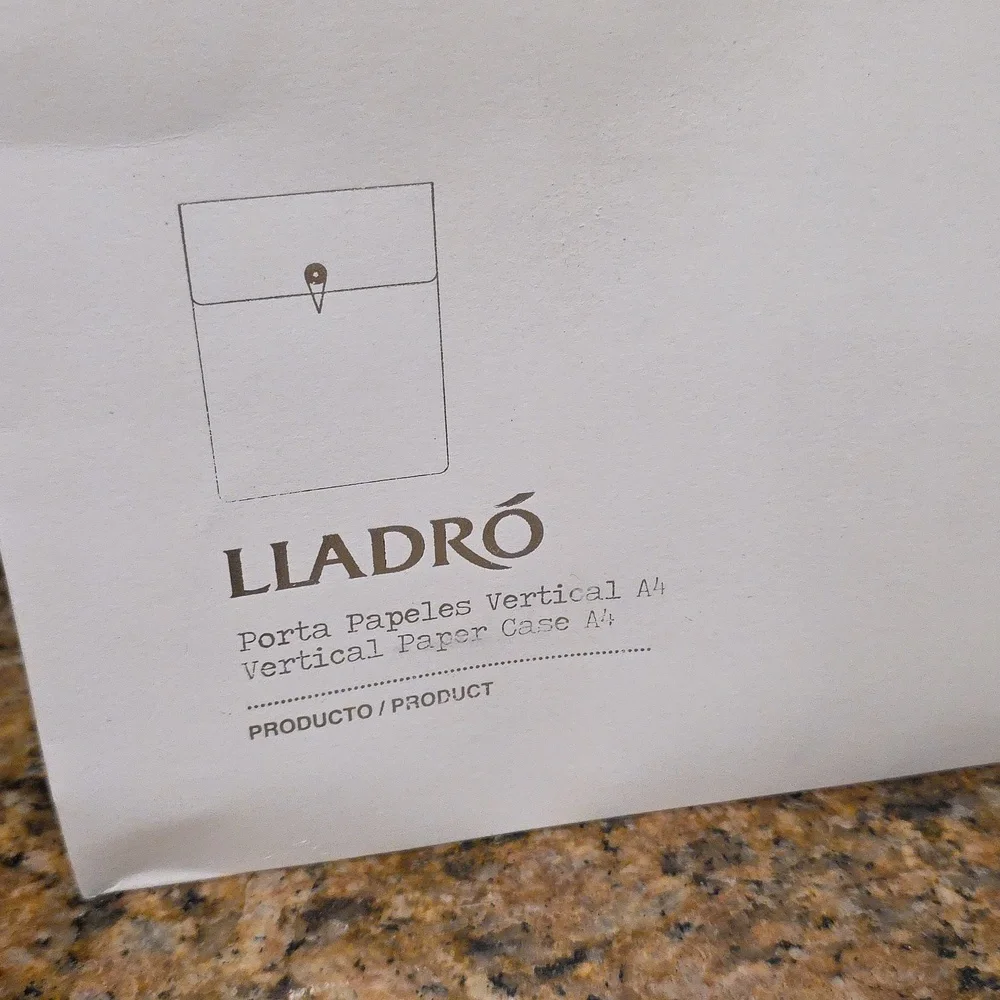 Lladro Vertical Paper Case - 12x9